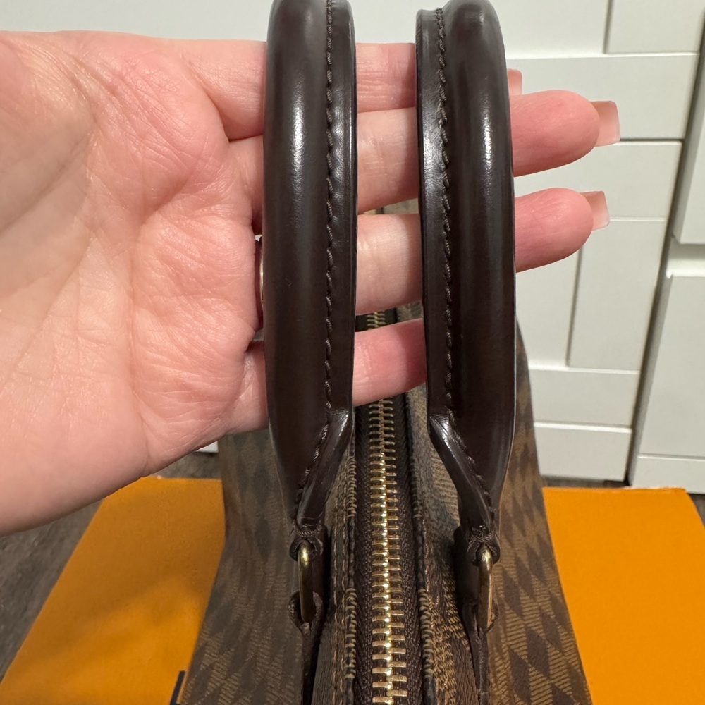 Louis Vuitton Damier Ebene Speedy 30 - Picture 7 of 16